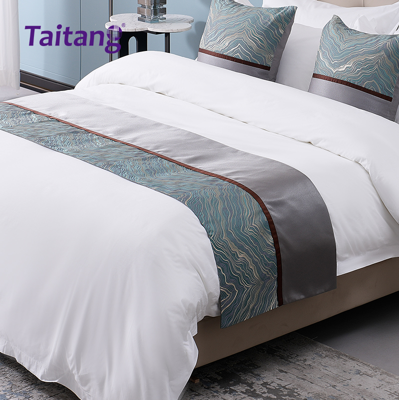 墨绿丝韵-轻奢酒店床旗抱枕套系列