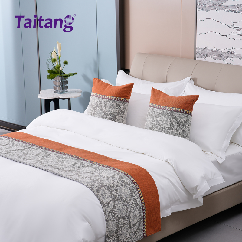 织梦繁花-轻奢酒店床旗抱枕套系列